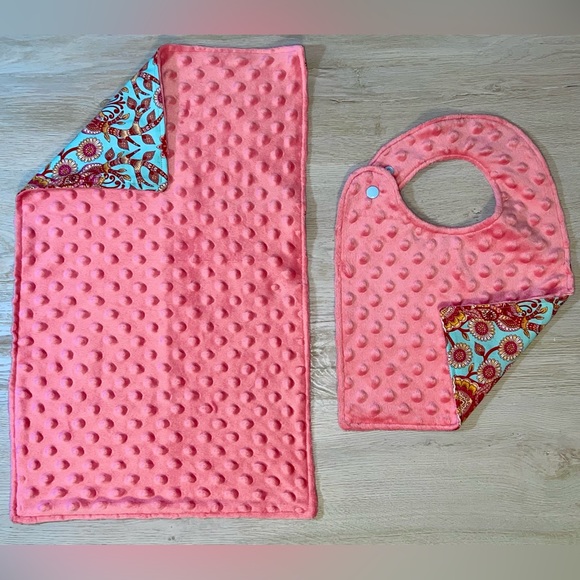 NEW 🪡 Handmade Pretty in Pink Bucks Bib & Burp Cloth - Handmade Baby Gift Set - Picture 5 of 8